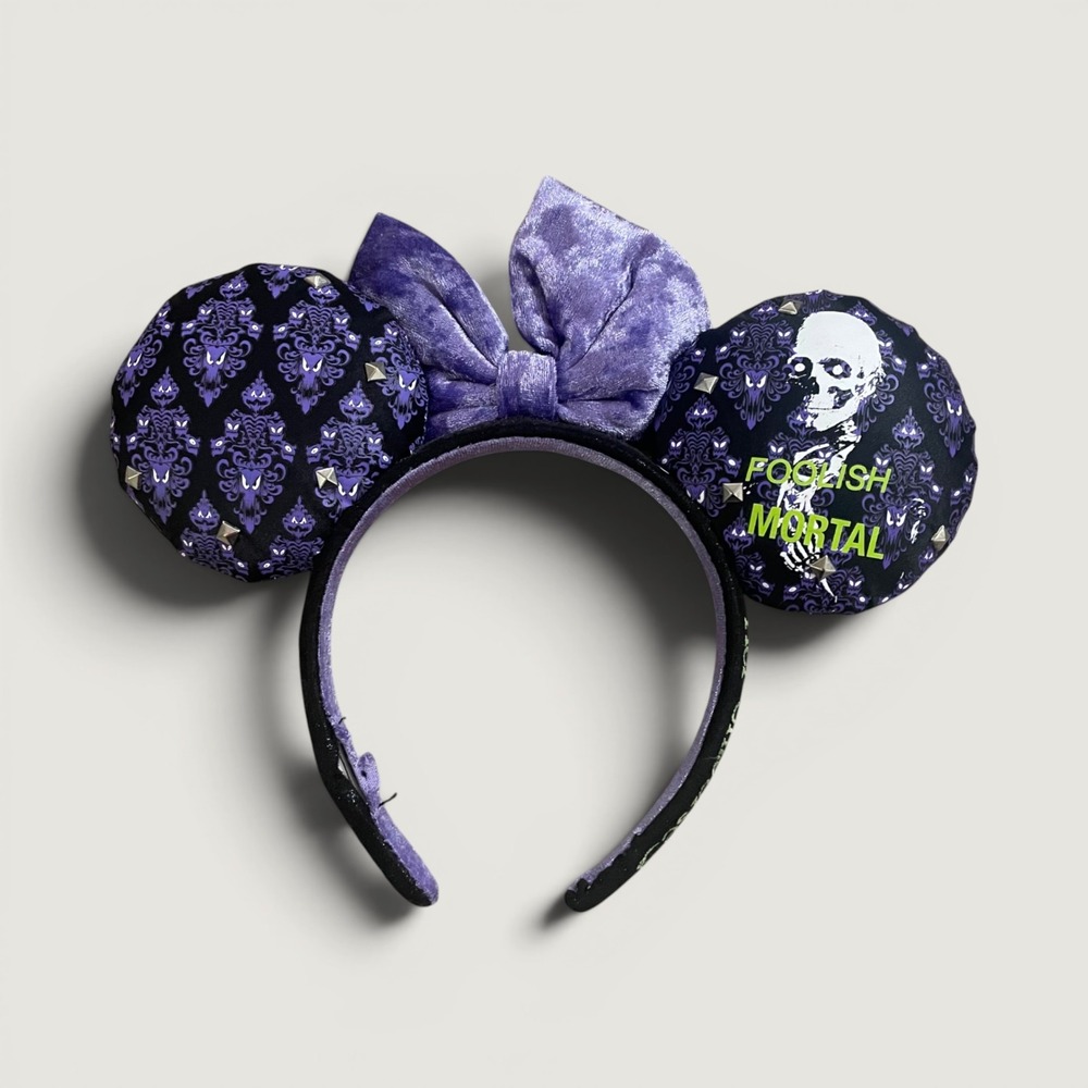 Disney Haunted Mansion Her Universe Minnie Ears Madame Leota Purple